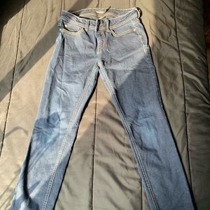 Low waisted jordache skinny jeans